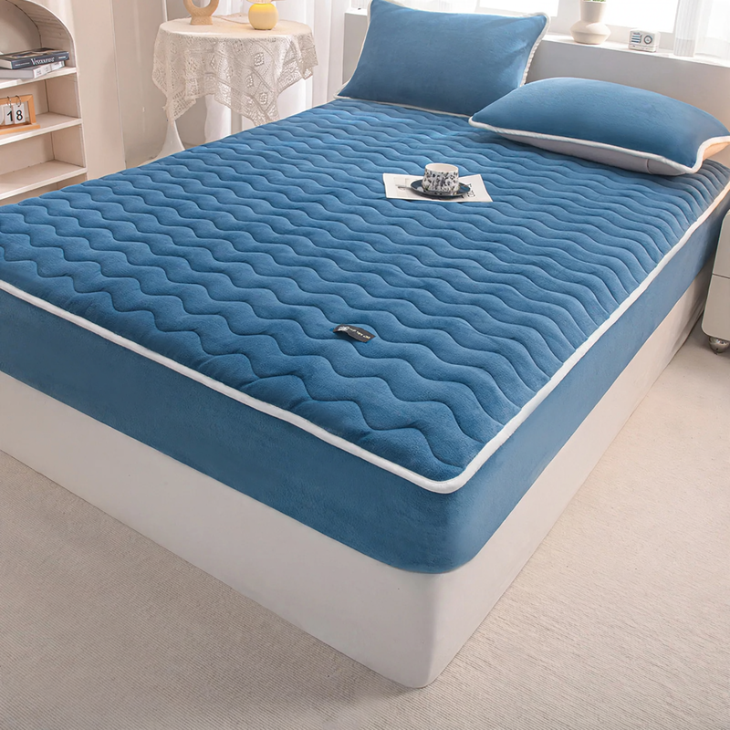 Milk fiber fitted sheet with padding, washable