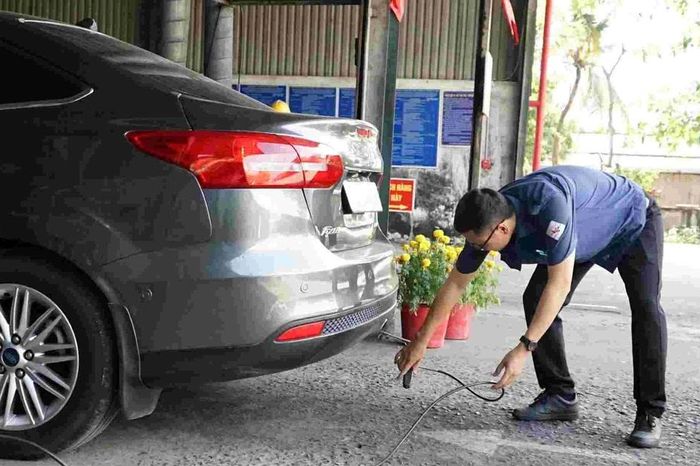 Cục Đăng kiểm lên tiếng về clip 'đạp ga hỏng xe', đề nghị công an vào cuộc - Báo Tri thức &amp; Cuộc sống