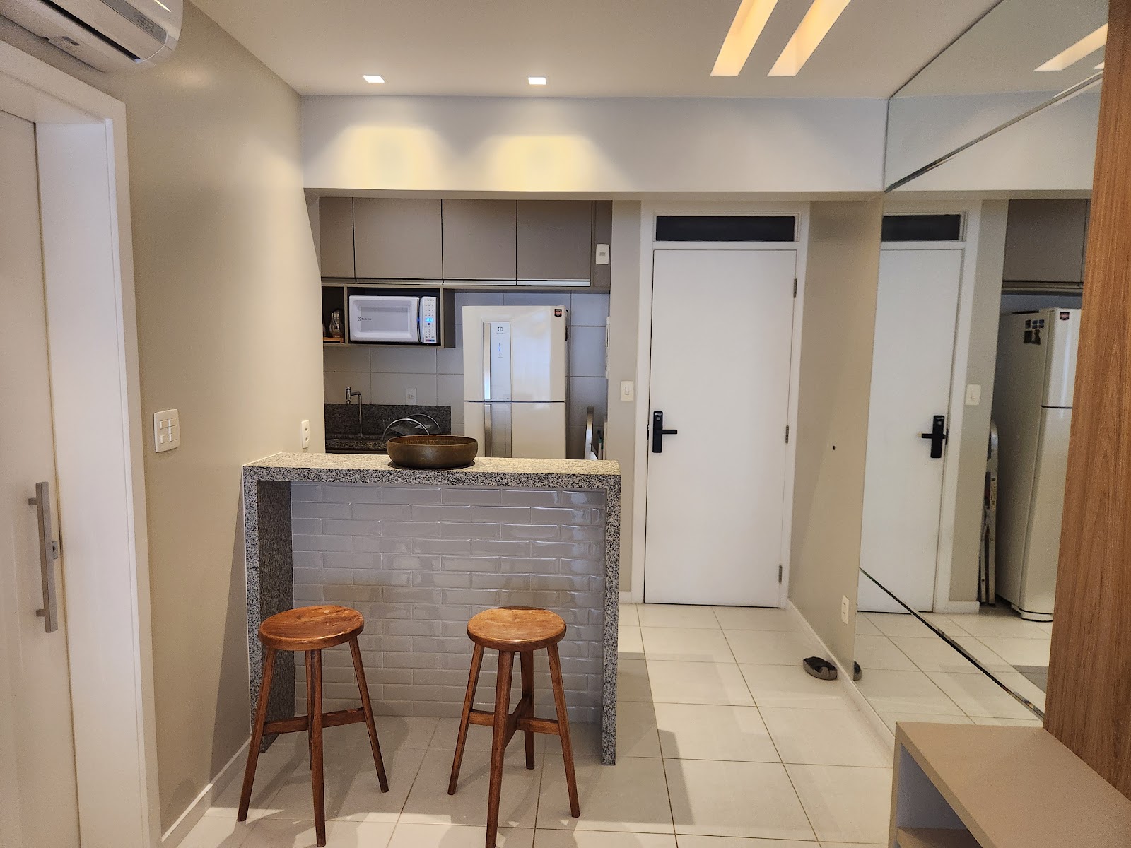 Apartamento, Caminho das Árvores