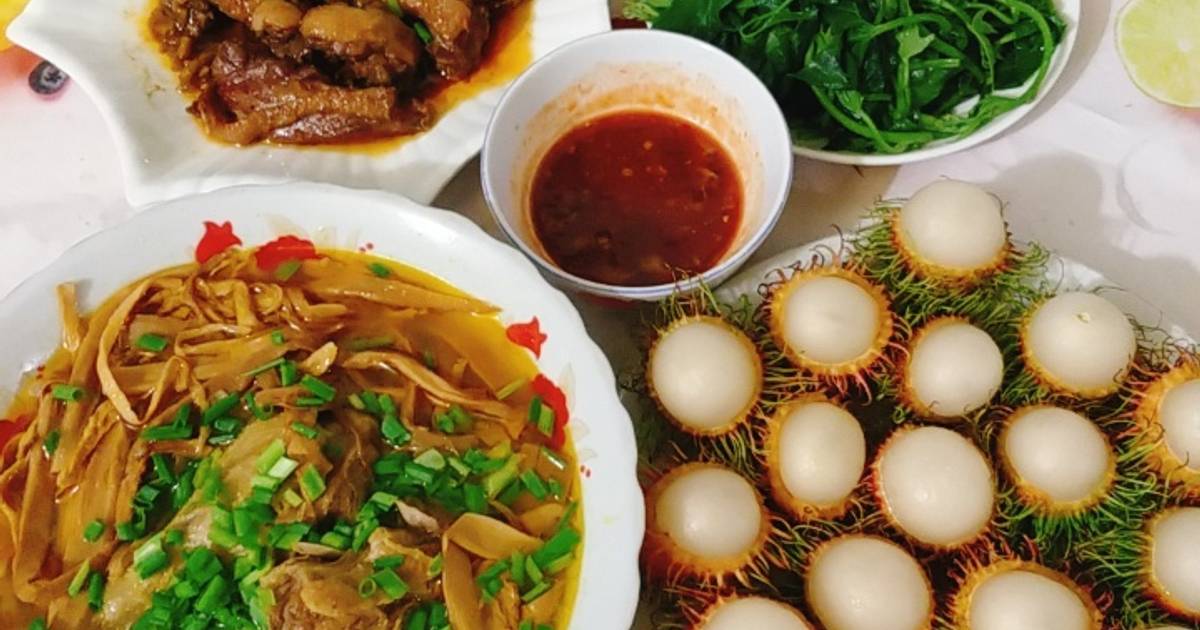 Mâm cơm gia đình thời covid19