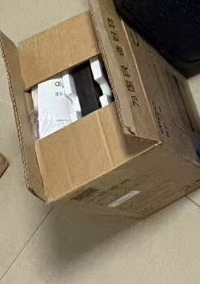Speaker Hitam Sedang