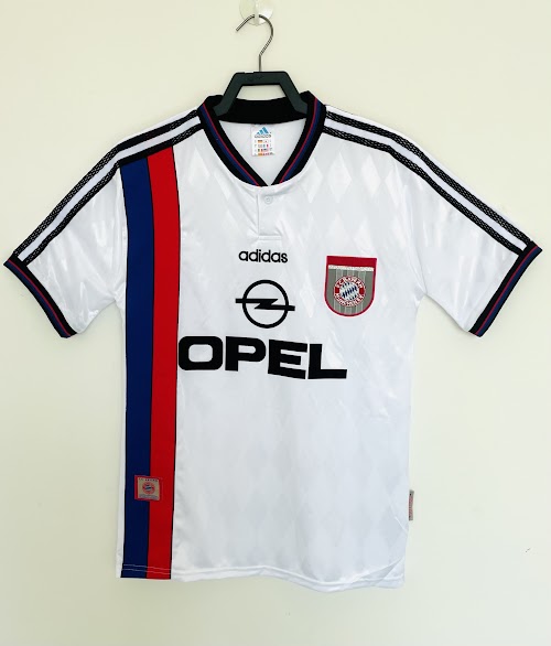 Equipación de visitante del Bayern 1997-98.jpeg
