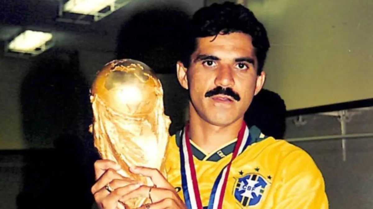 Huyền thoại Brazil lỡ World Cup vì bị bắt ngay tại sân bay - Tạp chí Tri thức