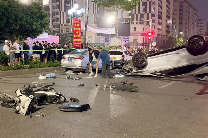 Hà Nội: Công an thông tin nguyên nhân ban đầu vụ tài xế Lexus tông 6 xe ở Trung Kính - Báo Xây Dựng