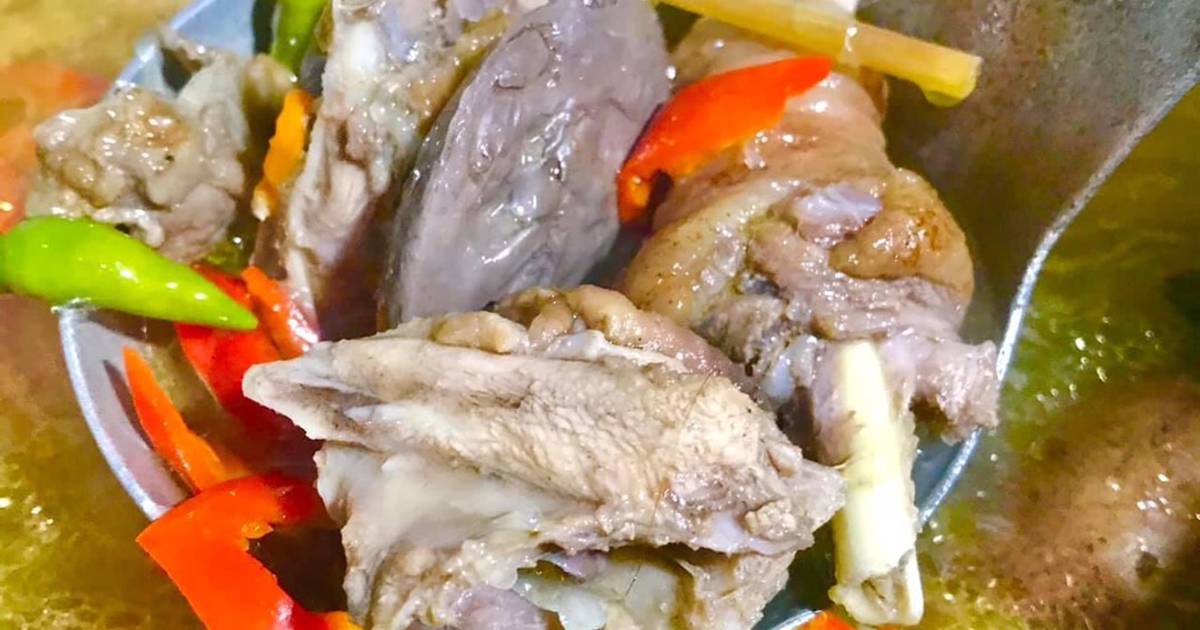 Lẩu gà nồi lá quế ớt sừng đà Lạt và ớt hiểm
