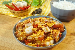 Chỉ với 20 phút thôi là đã có ngay dĩa thịt ba rọi cháy tỏi thơm nức, ăn cùng cơm trắng rất ngon miệng. Từng miếng thịt ba rọi cháy tỏi chiên vàng giòn, rất hấp dẫn. Với Cách làm thịt heo cháy tỏi đơn giản này các bạn đã có thể tự vào bếp thực hiện ngay cho bữa cơm gia đình rồi. Chúc các bạn thành công.