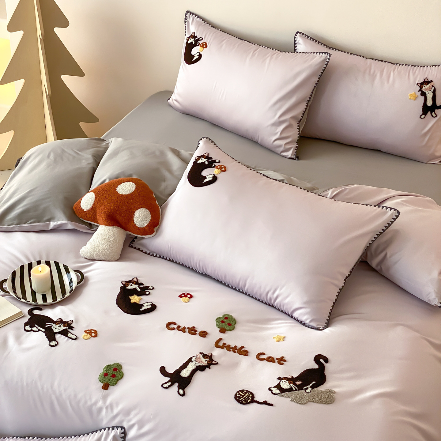 Cotton bedding set with towel embroidery, 4 pieces