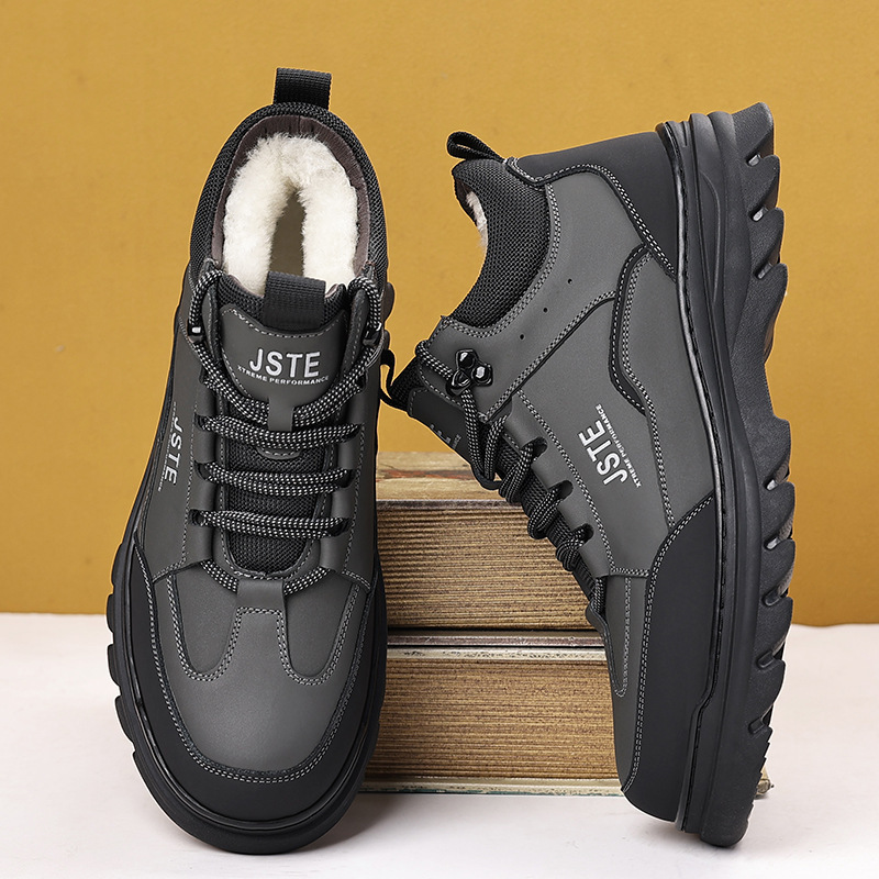 Men's leather winter boots with lambskin lining