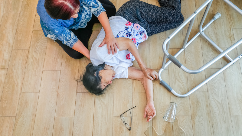 Một trong những dấu hiệu chết lâm sàng là người bệnh đột ngột bất tỉnh, không đáp ứng khi gọi lớn hoặc vỗ vai