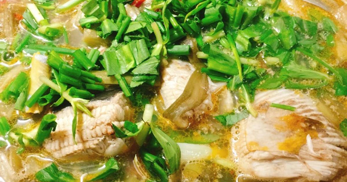 Canh cá đuối nấu mùng chua
