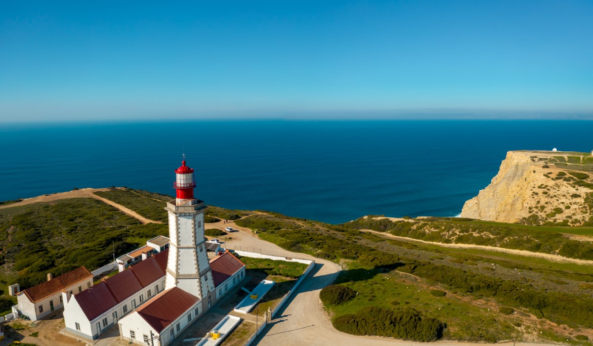 1-Day Arrabida & Sesimbra: Coastal Views for Couples