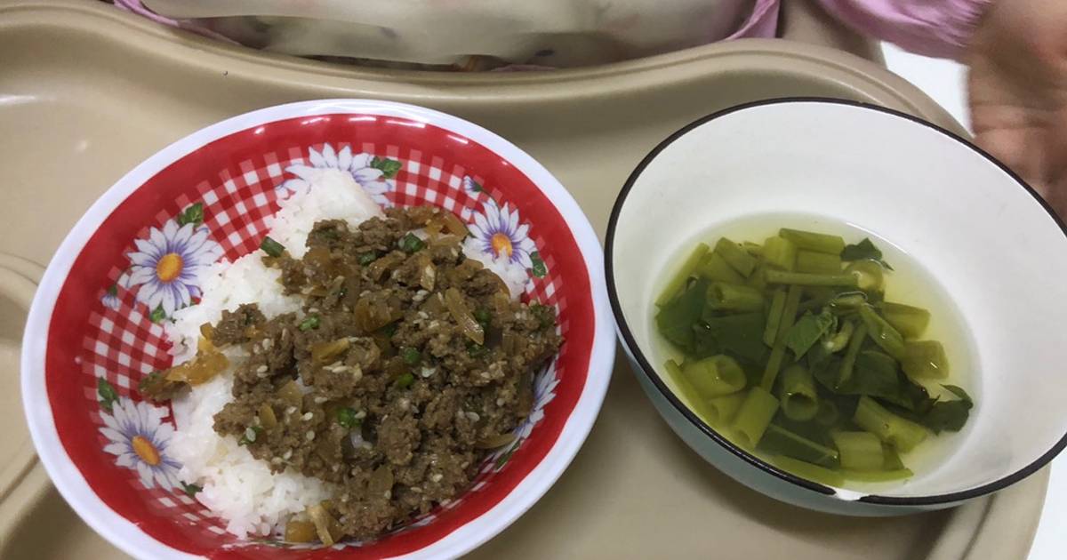 Cơm thịt bò xào hành tây