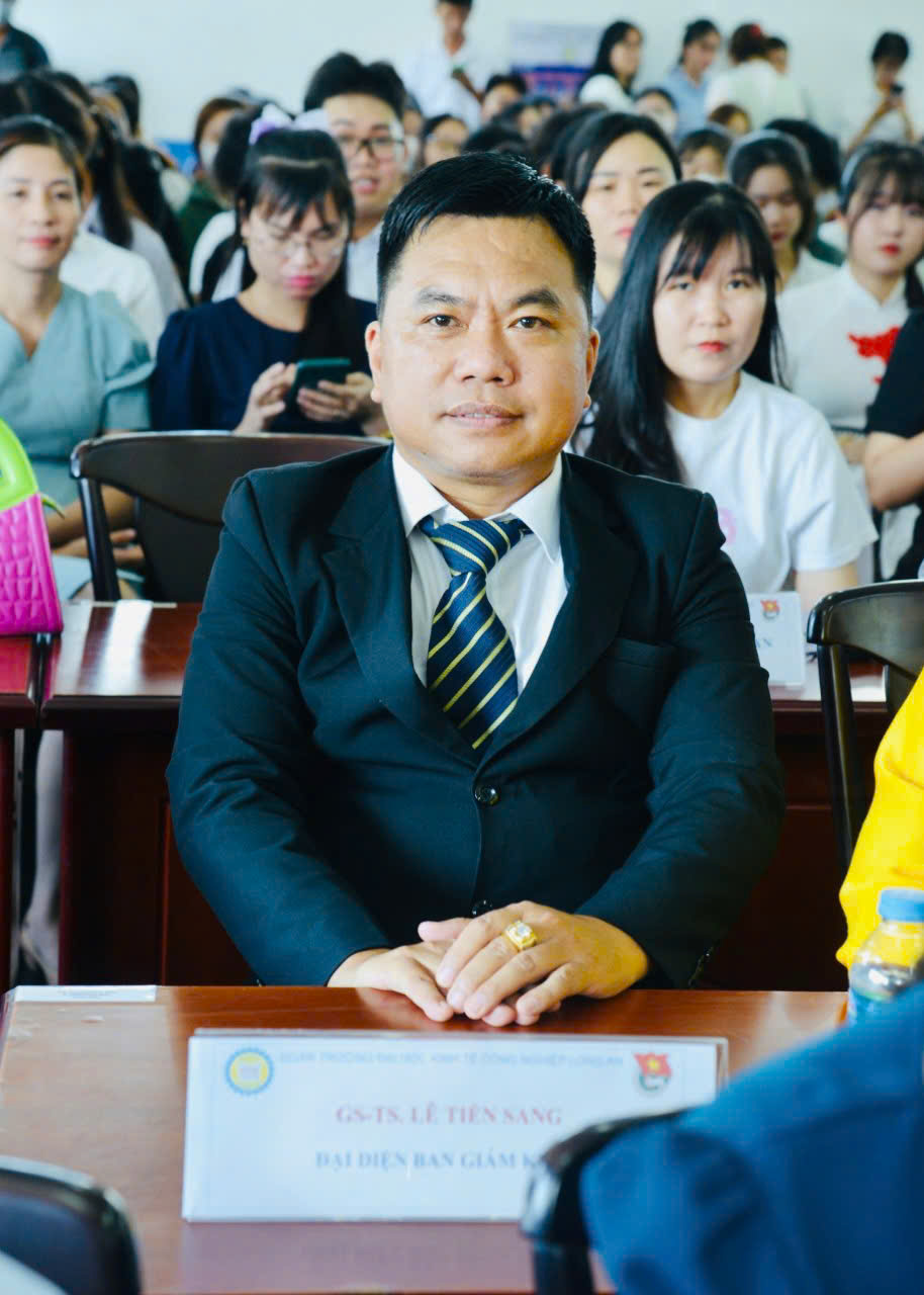 Gs.Ts Lê Tiến Sang