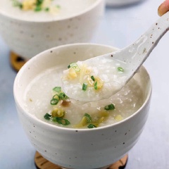 Đây là cách nấu cháo nhanh mà lại rất ngon bạn có thể thay đổi phần nhân với thịt bò hoặc với thịt gà đều ngon.