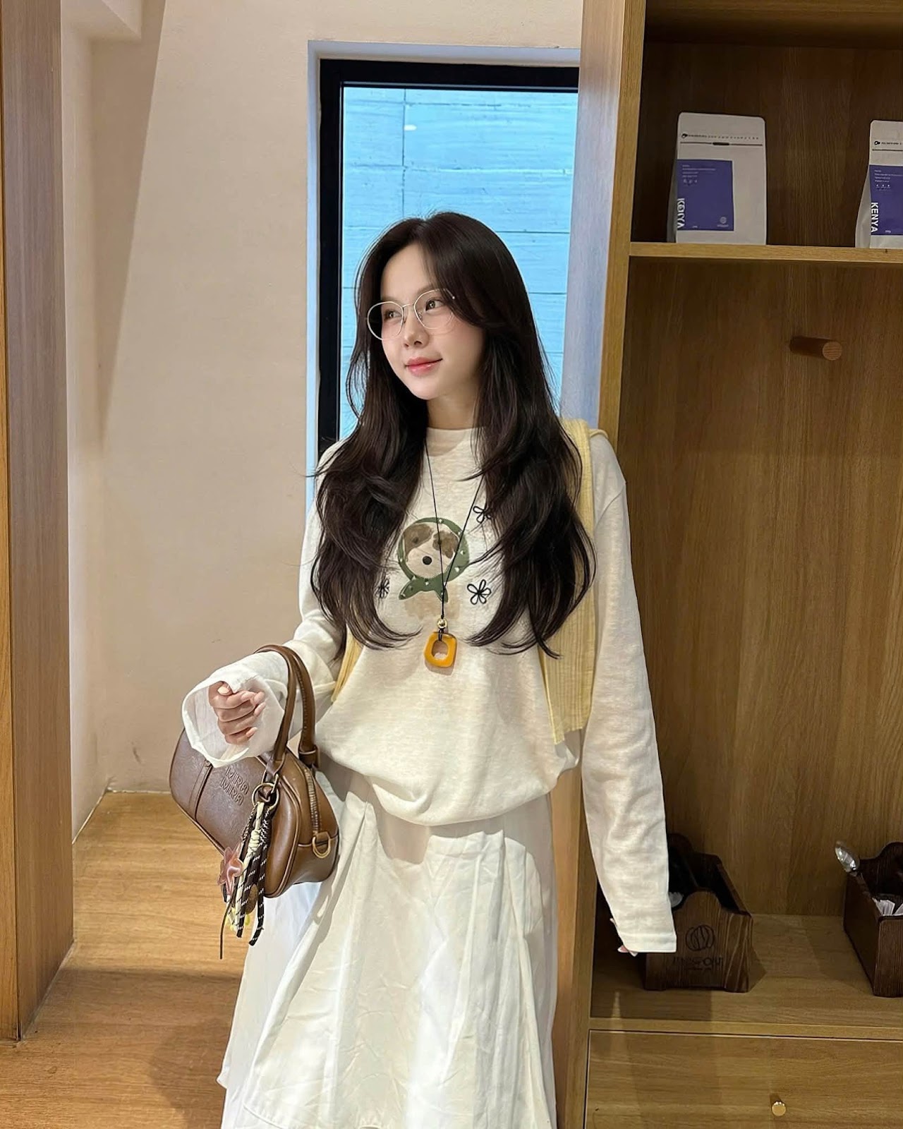 Áo thun dài tay in hình chú chó quàng khăn XONXEN SHOP 928 – Image 7