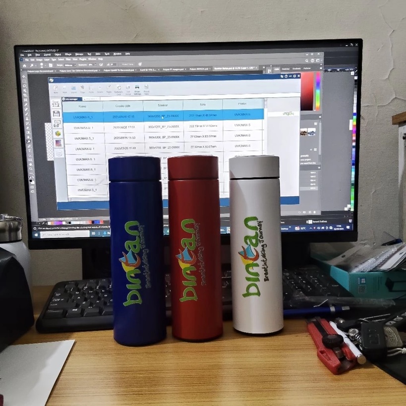 tumbler costum LED suhu/thermos air/botol minum /design bebas — foto 1