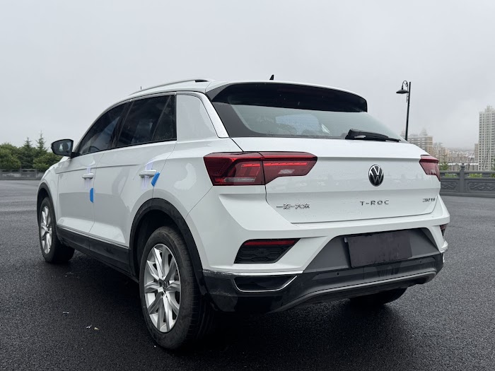 VOLKSWAGEN T-ROC