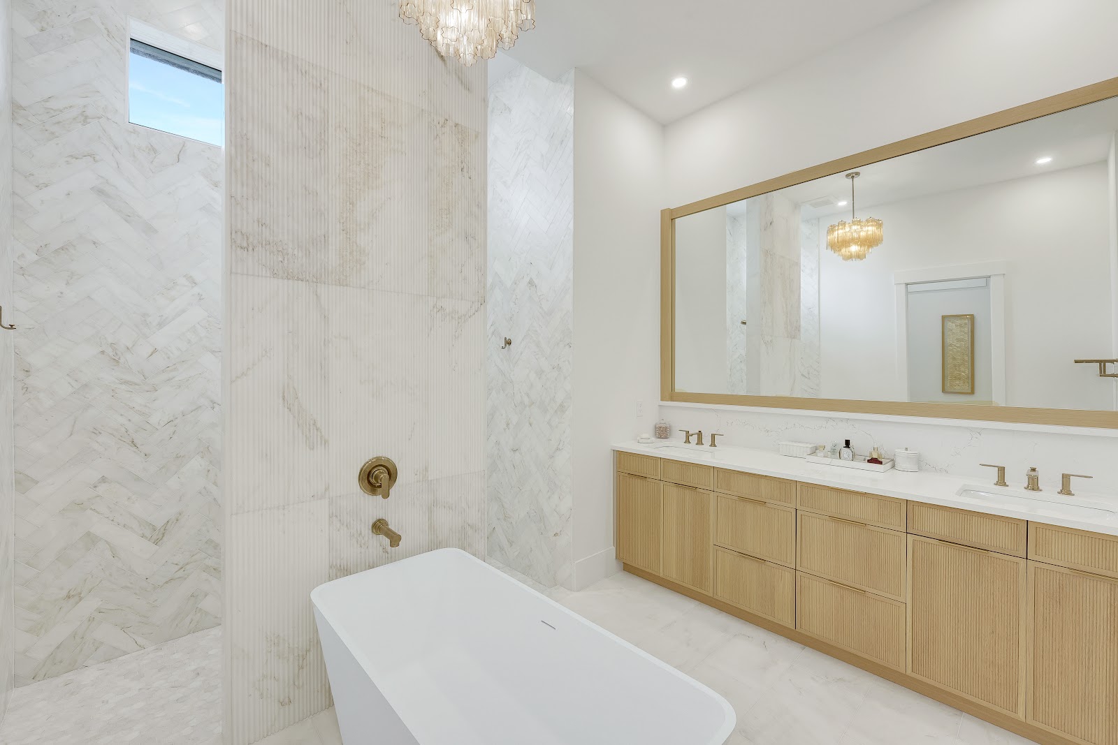 SW 14th Avenue interior