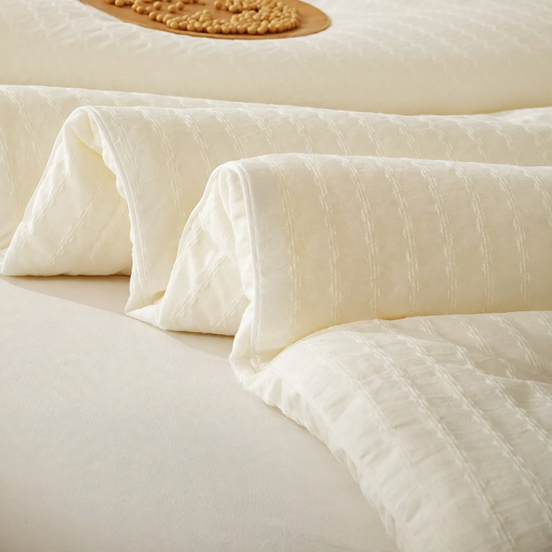 Down comforter with soy fiber filling, 2.3–8.8 kg