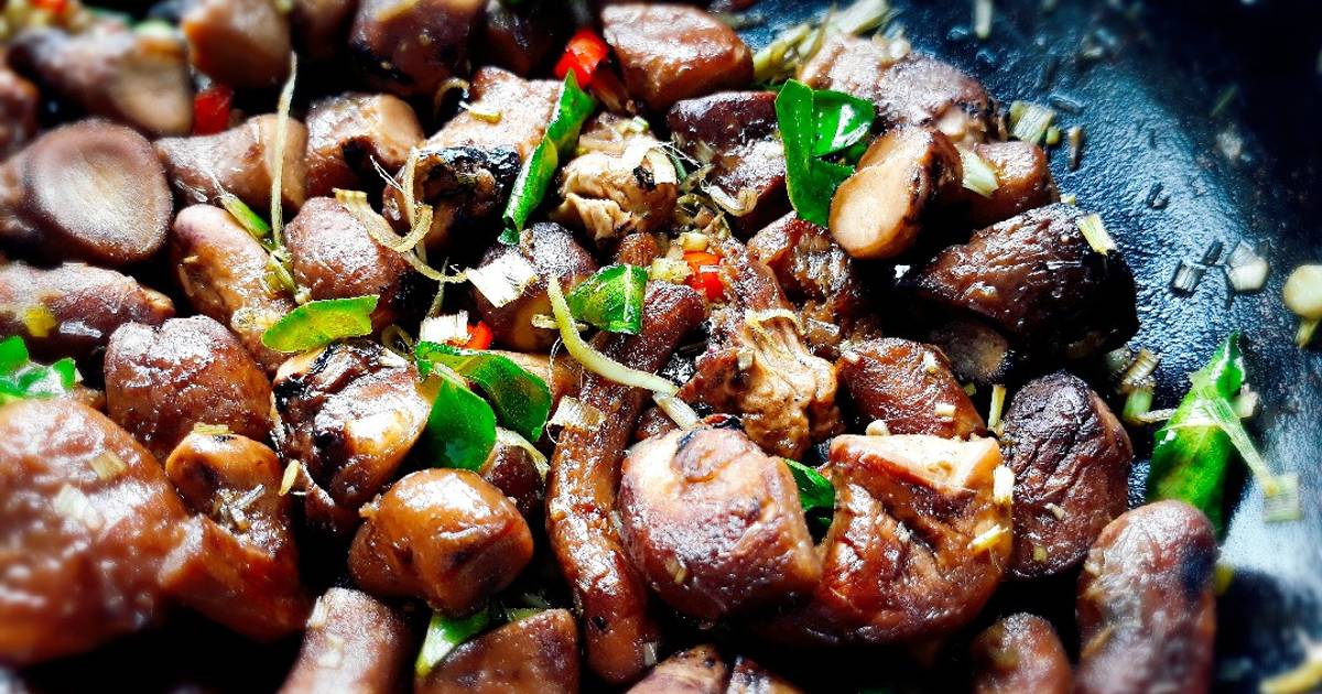 Chân nấm đông cô xào xả ớt lá chanh chay