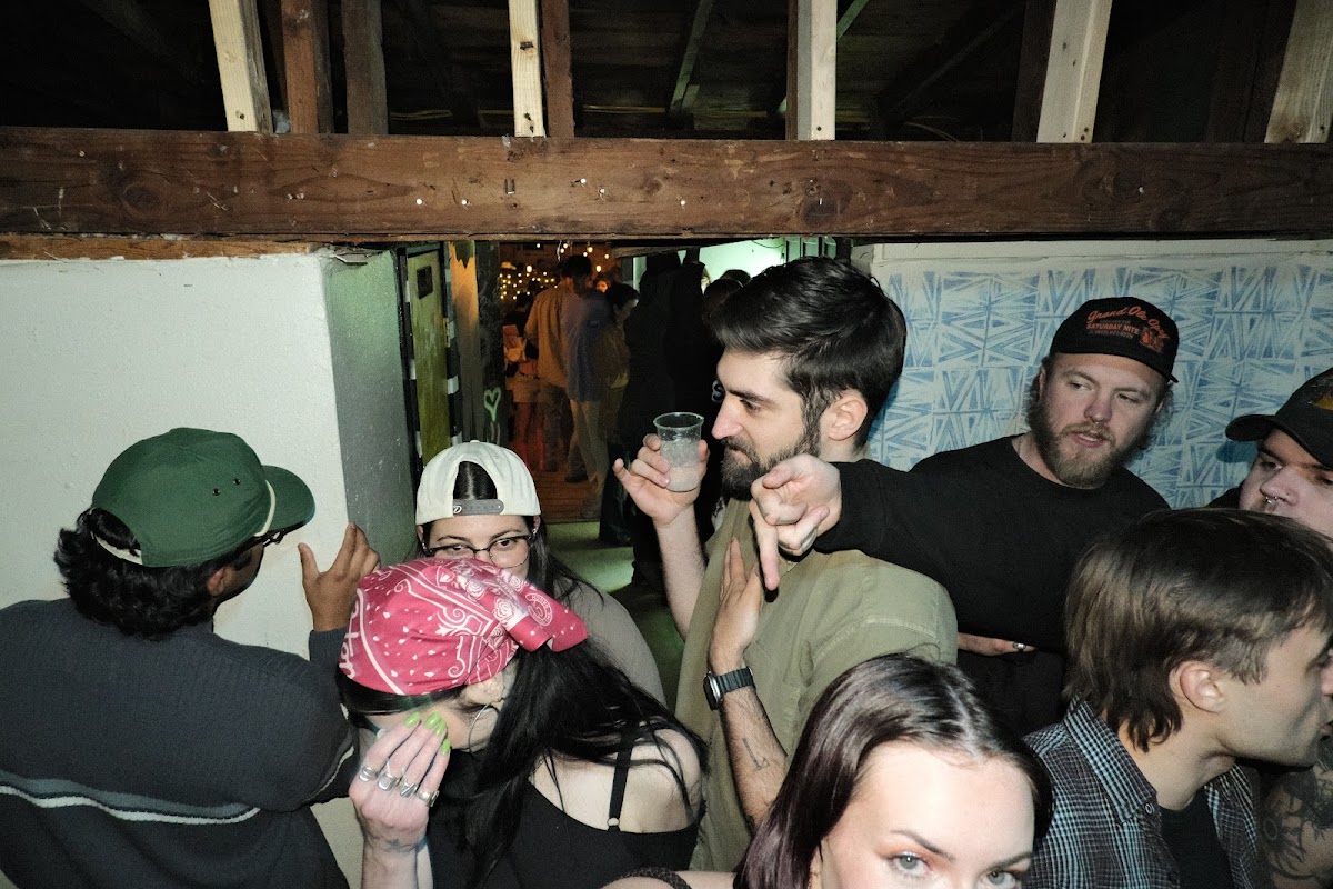 @tlau.photos_thelostandunfounds_2026-03-29_austin_last_night_011