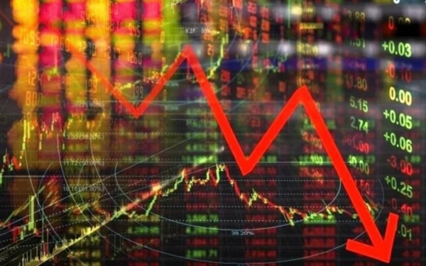 VN Index lao dốc gần 17 điểm, thanh khoản xuống đáy nhiều tháng