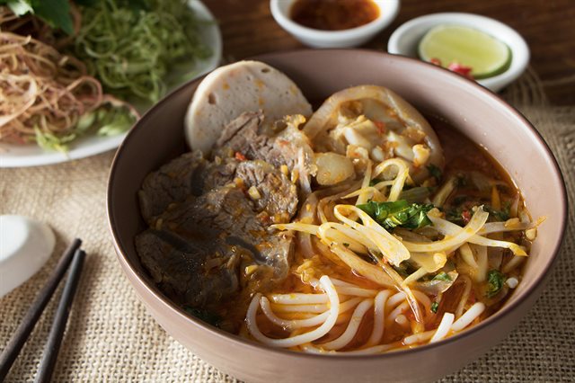 Bún Bò Huế - Giò Heo