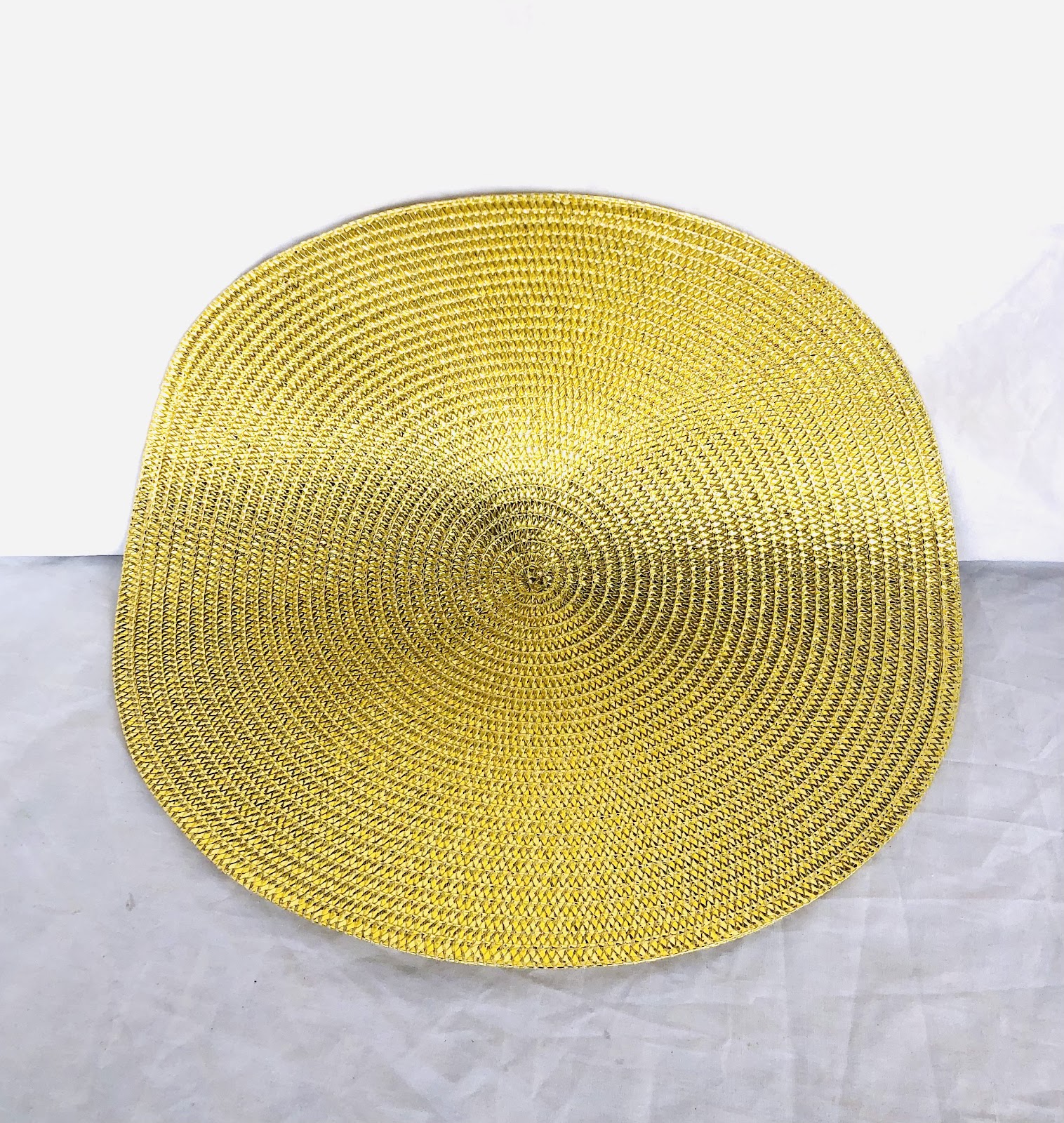 Plastic placemat (0771 gold)