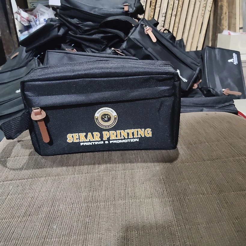 TAS POUCH PRIA/WANITA COSTUM/TAS SABLON/TAS COSTUM DESIGN SUKA" — foto 1
