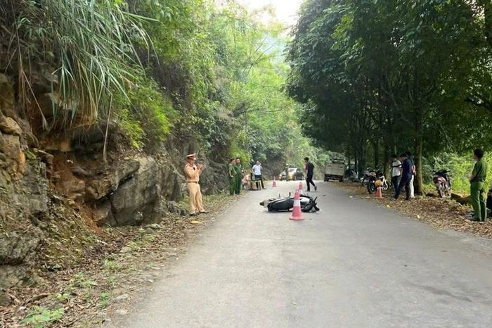 Tạm giữ thanh niên 21 tuổi đâm CSGT gãy chân khi bỏ chạy - Báo Tri thức &amp; Cuộc sống