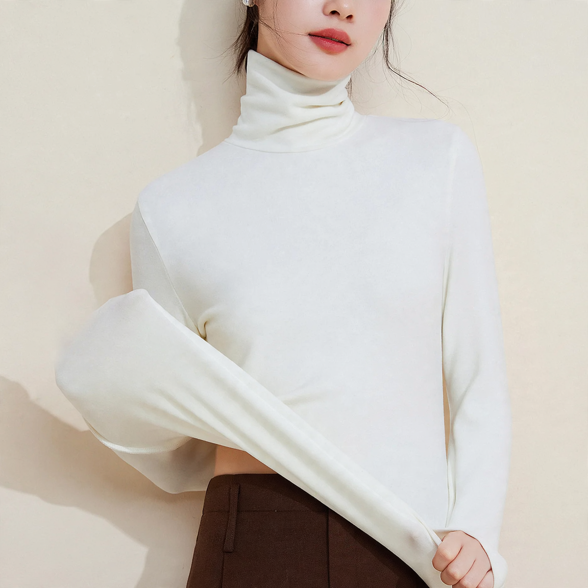Women's thermal undershirt with stand-up collar