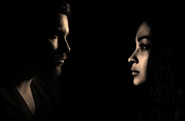 &lsquo;손해를 보다&rsquo;라는 표현은 왜 돈이 아닌 감정에서 시작됐을까? 언어의 기원