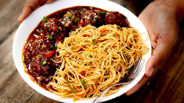 Veg Manchurian Combo (With Rice or Noodle)