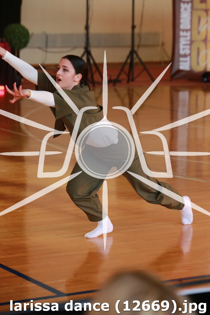 larissa dance (12669).jpg