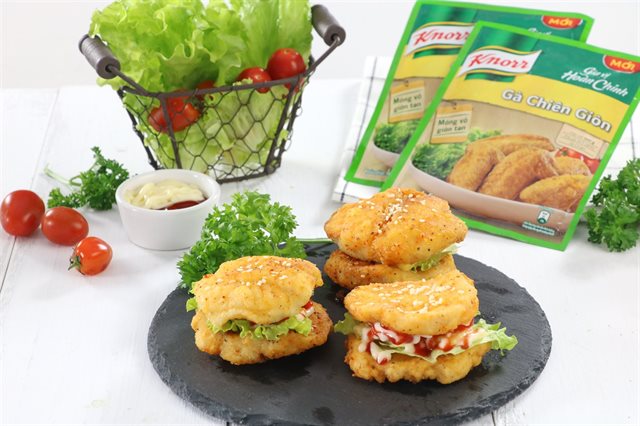 Burger Gà Và Cá Chiên Giòn