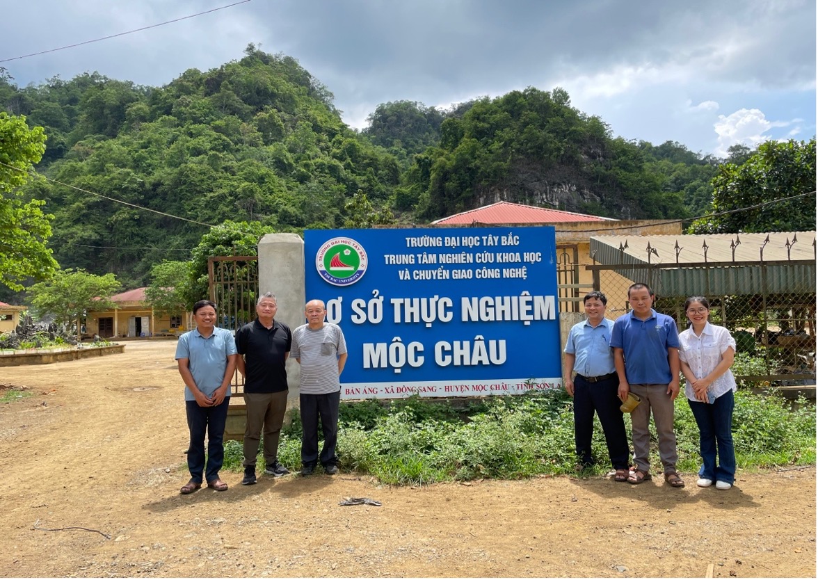 Seminar "Trao đổi thông tin về đào tạo và nghiên cứu của Trường Đại học Tây Bắc và Trường Đại học Hiroshima"
