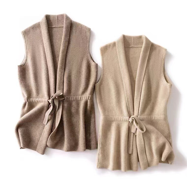 Women's wool vest, tailored, knitted