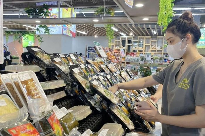 Hộ kinh doanh kiệt sức vì thuế và thủ tục, VCCI cảnh báo - Báo Tri thức &amp; Cuộc sống
