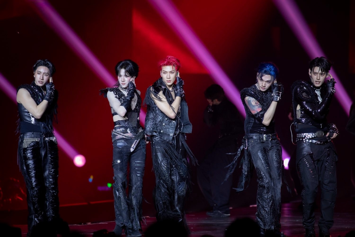“PERSES UNCENSORED CONCERT” ปลดล็อกทุกตัวตนแบบไม่มีกั๊ก!  5 หนุ่ม PERSES โชว์ศักยภาพรอบด้าน จัดเต็มทุกโชว์สุดพลัง เปิดทุกมุมที่ไม่เคยเห็น ภาพที่ 26