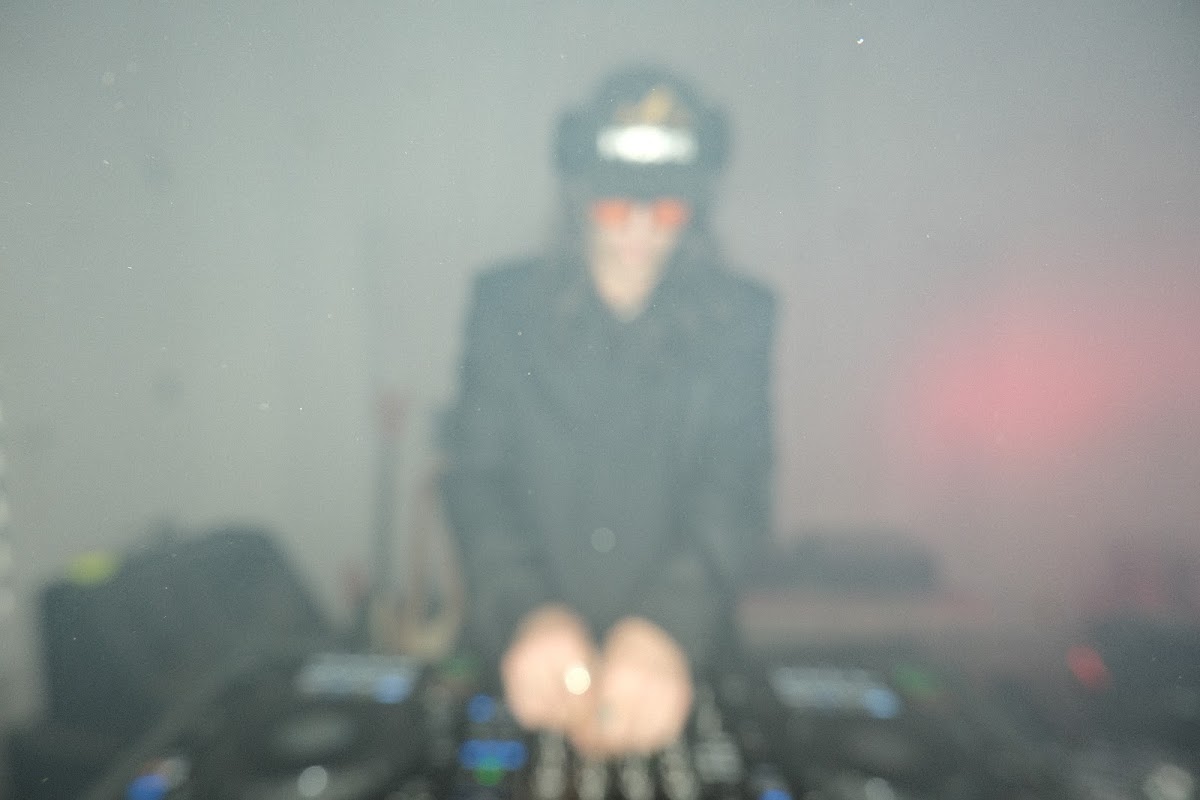 @tlau.photos_thelostandunfounds_2026-03-29_austin_last_night_033