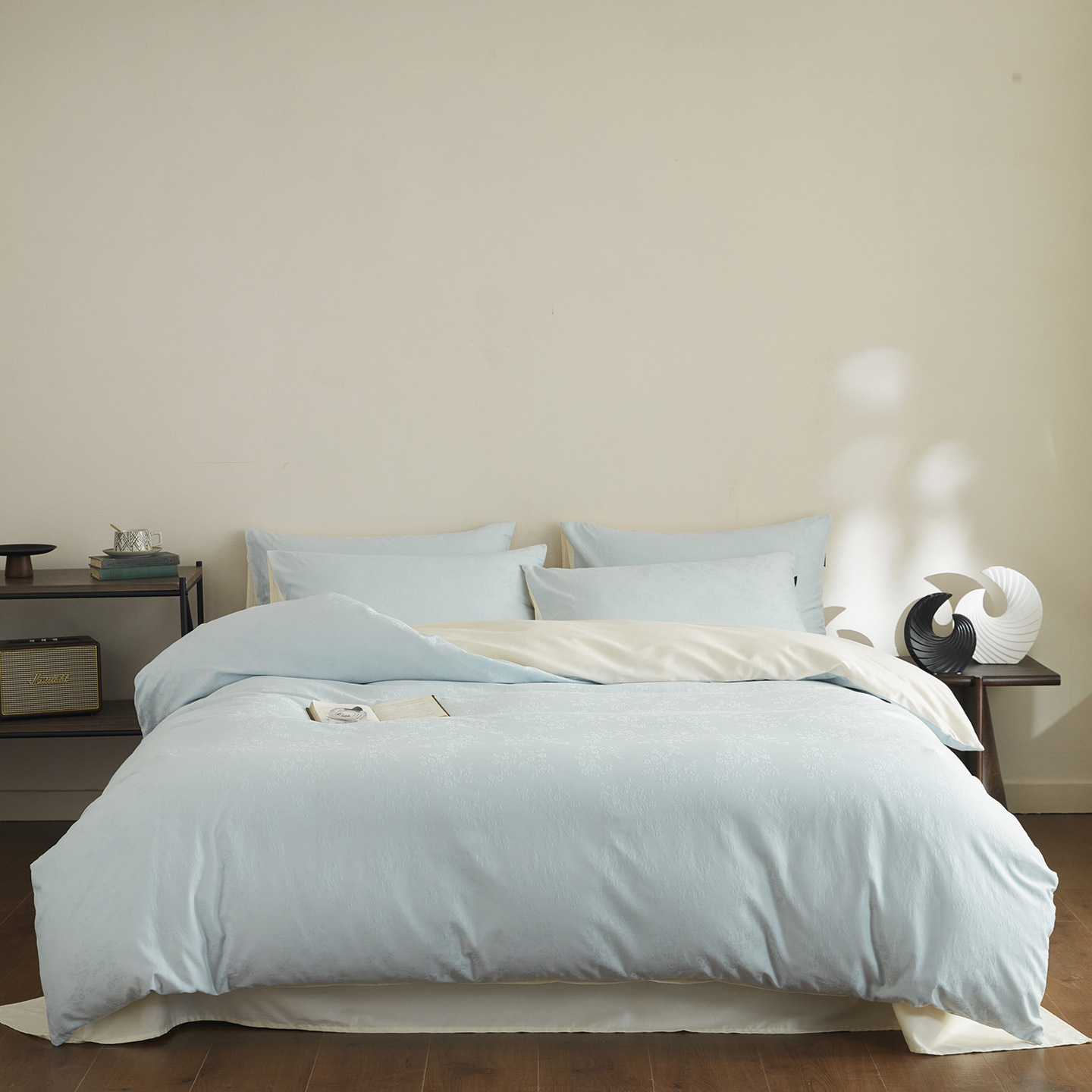Bed linen set made of washed long-staple cotton, Jacquard