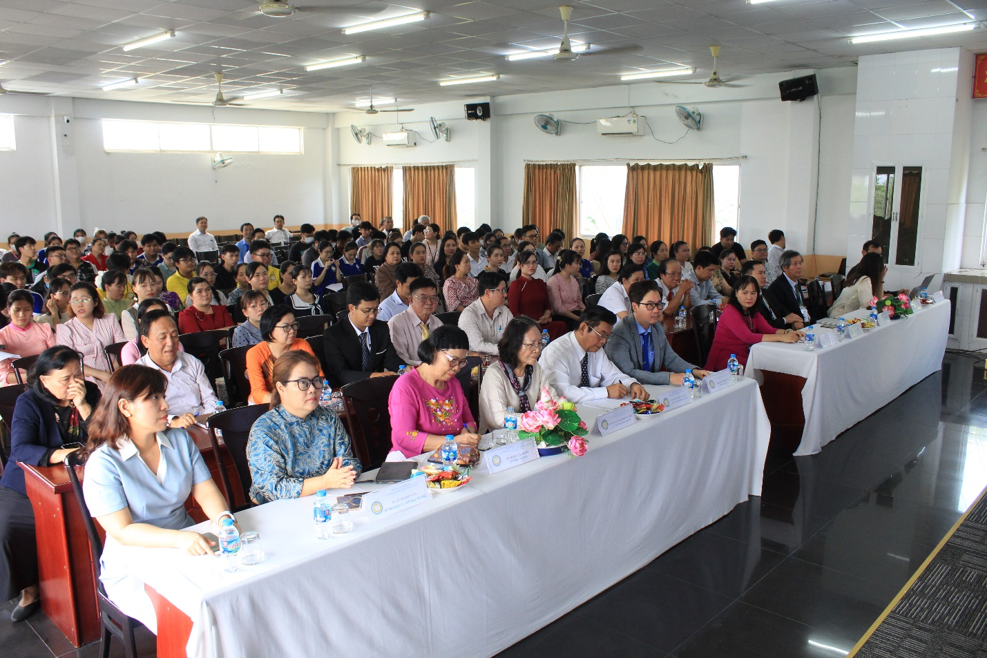 Toàn cảnh buổi bế mạc