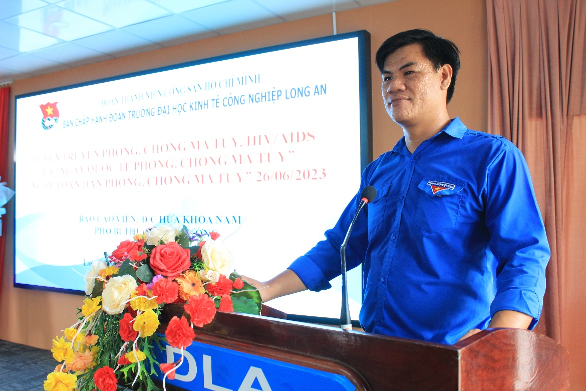 Đồng chí Hứa Khoa Nam – Phó Bí thư Đoàn trường, Báo cáo viên chuyên đề