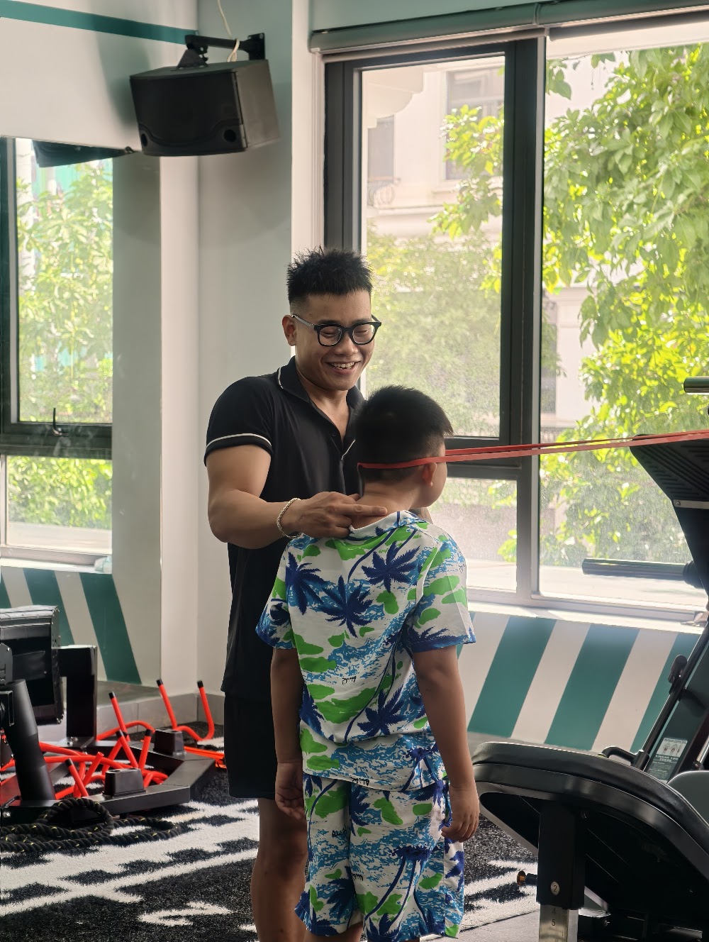HLV StrongFit do chieu cao cho hoc vien kid tai Hai Phong