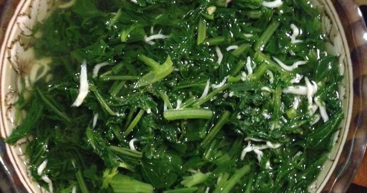 Canh cải đuôi phụng nấu cá cơm bờm