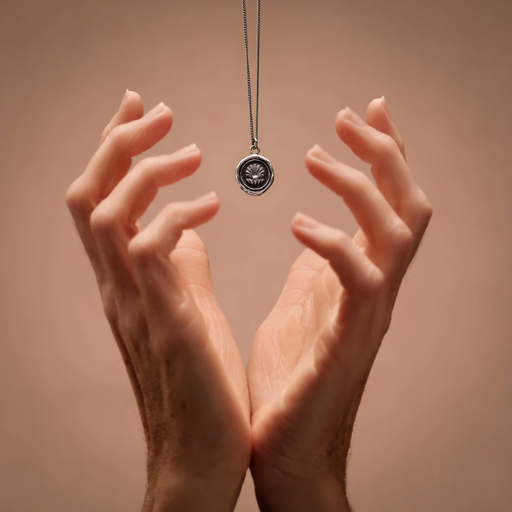 Жемчужина "Весь мир у твоих ног"