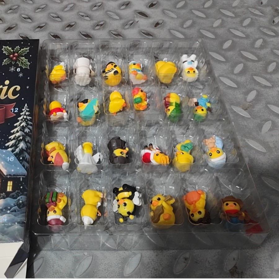 Dekorative Tier-Adventskalender-Box, Kunststoff