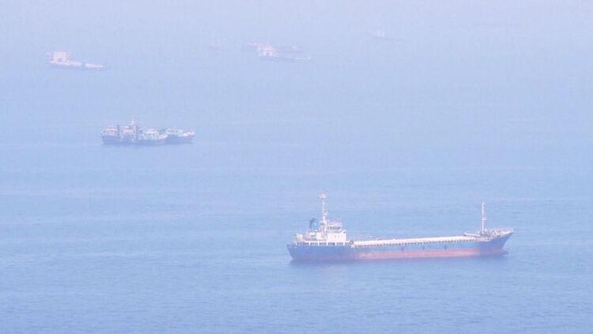 Eo biển Hormuz nhộn nhịp trở lại - Báo An Giang