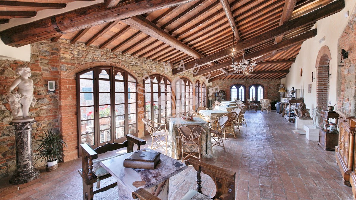 קסטלו דלי סטנדארדי (Castello degli Stendardi) — 18