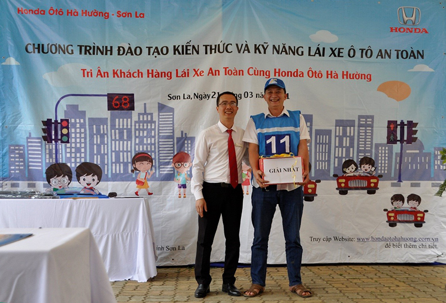 Đại lý Honda Ô tô Hà Hường Sơn La tổ chức Chương trình đào tạo kiến thức và kỹ năng lái xe an toàn tại Trường Đại học Tây Bắc
